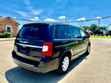 Used 2014 Chrysler Town & Country Touring image 5