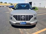 Used 2022 Hyundai Venue Limited image 2