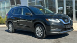 Used 2019 Nissan Rogue SV image 2