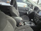 Used 2019 Jeep Cherokee Latitude w/ Popular Appearance Group image 4