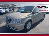Used 2014 Chrysler Town & Country Limited w/ Luxury Group image 5