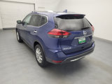 Used 2017 Nissan Rogue SV image 5