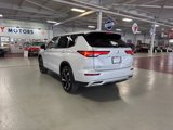 Used 2023 Mitsubishi Outlander SE image 3