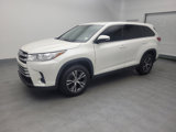 Used 2019 Toyota Highlander LE image 2