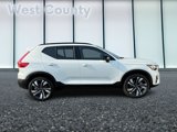Certified 2025 Volvo XC40 B5 Plus image 2