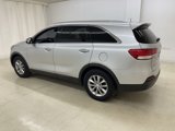 Used 2018 Kia Sorento LX image 3