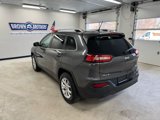 Used 2017 Jeep Cherokee Latitude image 4
