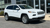 Used 2017 Jeep Cherokee Limited image 2
