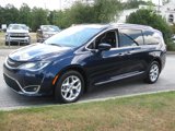 Used 2017 Chrysler Pacifica Touring-L Plus image 3