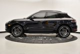 Certified 2021 Porsche Macan image 2