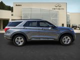 Used 2022 Ford Explorer XLT image 3