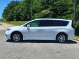 Used 2022 Chrysler Pacifica Touring-L image 3