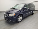 Used 2014 Chrysler Town & Country Touring image 2