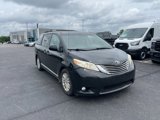 Used 2013 Toyota Sienna XLE image 3