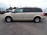 Used 2013 Chrysler Town & Country Touring image 2