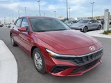 Certified 2025 Hyundai Elantra SE image 3