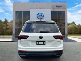 Certified 2022 Volkswagen Tiguan SE image 5