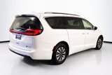 Used 2021 Chrysler Pacifica Touring-L image 5