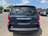 Used 2009 Chrysler Town & Country Touring image 4