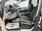 Used 2017 Chrysler Pacifica Touring image 4