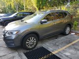Used 2020 Nissan Rogue SV image 2