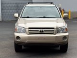 Used 2005 Toyota Highlander 4WD V6 w/ 3rd Row image 5