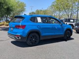 Used 2022 Volkswagen Taos SE w/ Panoramic Sunroof Package image 4