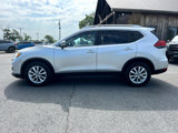 Used 2017 Nissan Rogue SV image 3