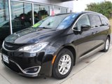 Used 2020 Chrysler Pacifica Touring-L image 5