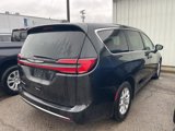 Used 2023 Chrysler Pacifica Touring-L image 3