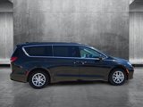 Used 2022 Chrysler Pacifica Touring-L image 4