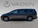 Used 2023 Chrysler Pacifica Touring-L image 4