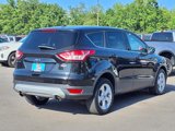 Used 2015 Ford Escape SE image 2