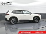 Used 2023 Nissan Rogue SV image 3