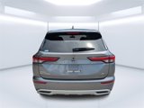 Used 2022 Mitsubishi Outlander SE image 4