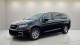 New 2025 Chrysler Pacifica Select image 3