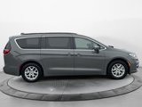 Used 2022 Chrysler Pacifica Touring-L image 2