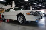 Used 2006 Lincoln Town Car Signature Limited image 2