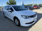 Used 2017 Chrysler Pacifica LX image 3
