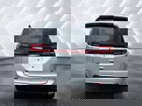 Used 2023 Chrysler Pacifica Limited image 5