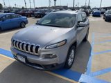Used 2017 Jeep Cherokee Limited image 2