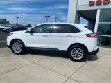 Used 2023 Ford Edge SEL image 4