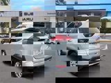 Used 2017 Nissan Rogue SV image 3