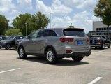 Used 2019 Kia Sorento LX image 4