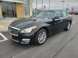 Used 2017 INFINITI Q70 3.7 image 2