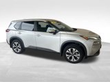 Used 2022 Nissan Rogue SV image 2
