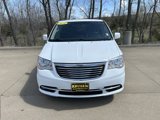 Used 2016 Chrysler Town & Country Touring image 2
