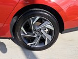 Used 2025 Hyundai Elantra Sport image 4