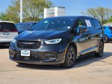 Used 2022 Chrysler Pacifica Limited w/ S Appearance Package image 3