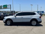 Used 2018 Volkswagen Tiguan SE image 2